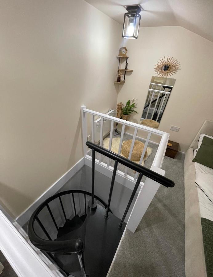 Unique Duplex Apartment Free Parking Free Wi-Fi 6 Minutes From Leeds City Centre Exterior foto